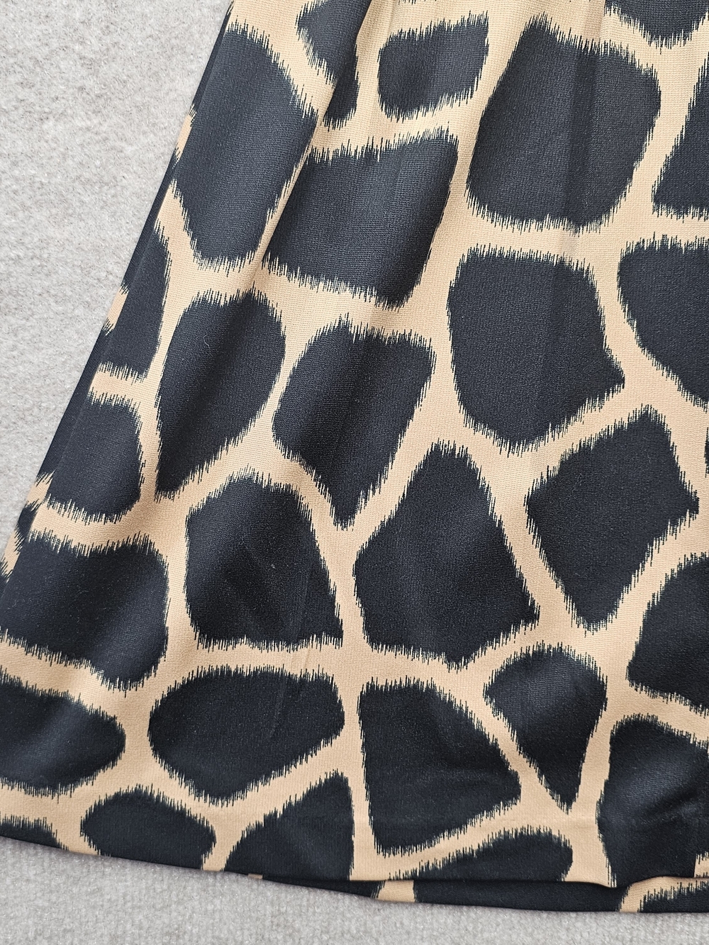 Michael Kors Fit & Flare Dress Size 0 Black Tan Giraffe Print Gold Zip - Picture 11 of 13